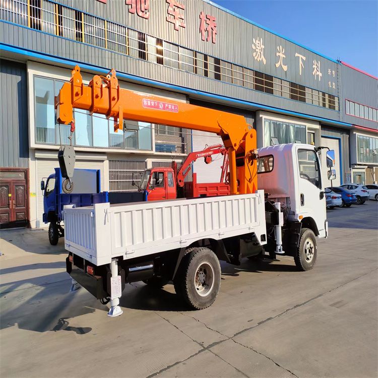 永年区三轮随车吊定制 农用改装机自备吊中瑞长期出售